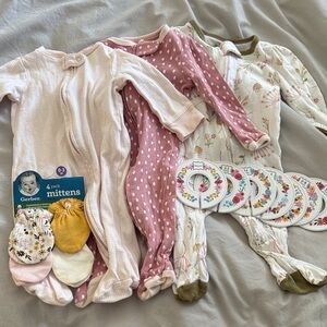 Bundle of 3 Jammie’s 0-3 months, mittens and closet dividers for baby girl
